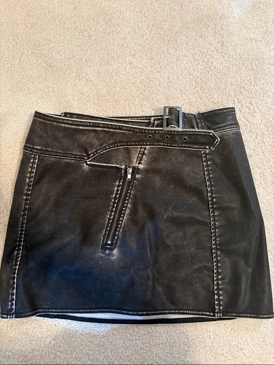 Divided Black Faux Leather Mini Skirt with Asymmetric Buckle - Picture 2 of 3